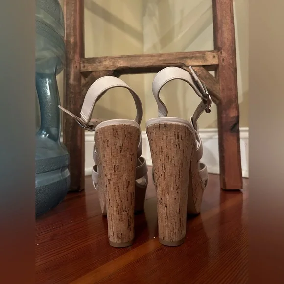 Vince Camuto Size 7.5 M Off White Open Toe Platform Leather Duval - Picture 6 of 11